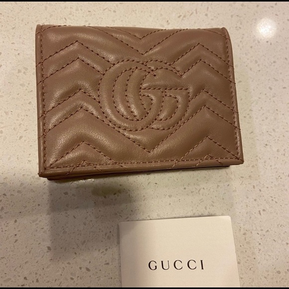 SOLD!!! GG Marmont Quilted Leather Flap Card Case - Picture 2 of 6